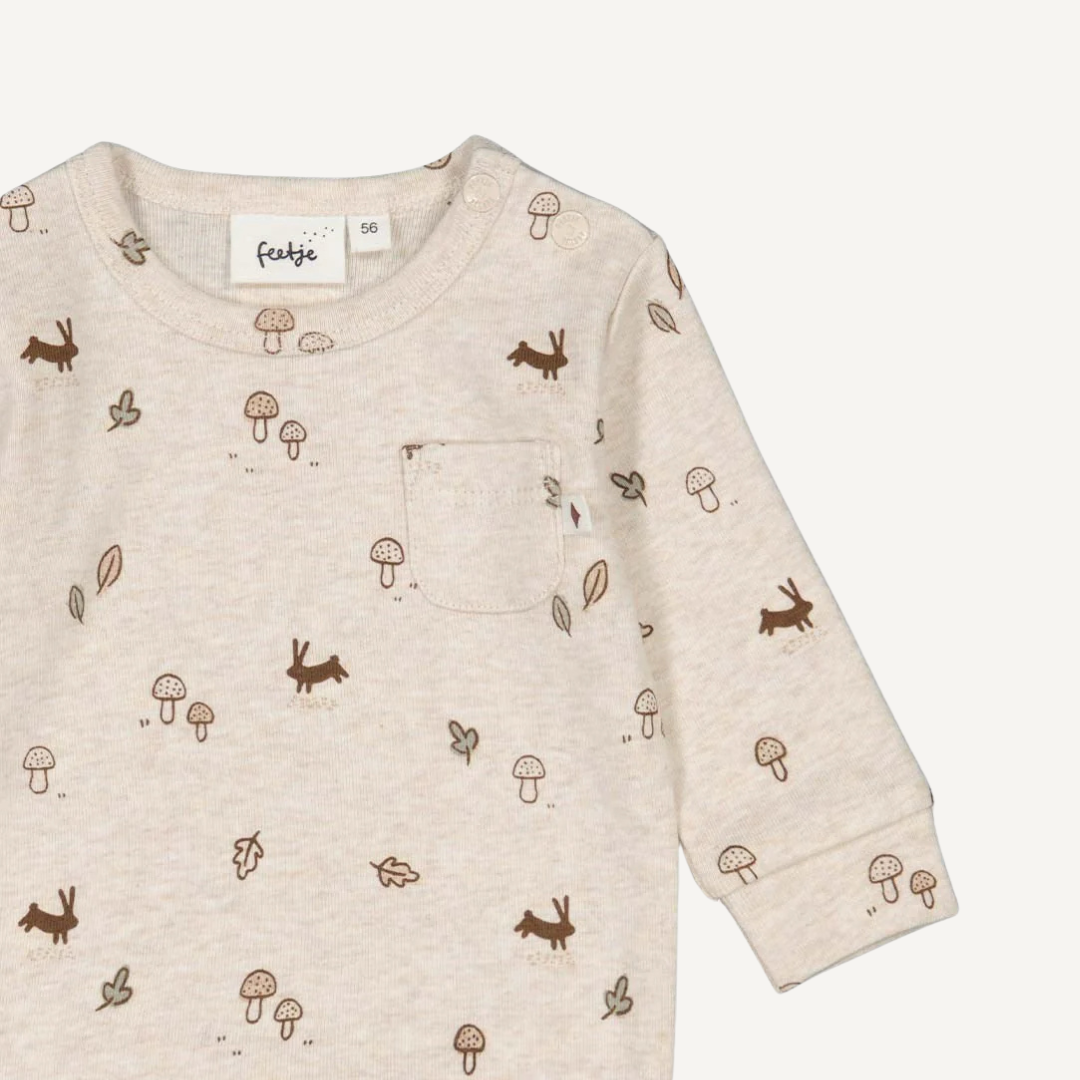 Body beige con estampado de conejitos y setas – Feetje
